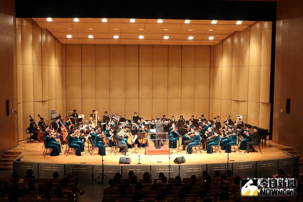 由北京市台灣同胞聯誼會主辦的《梁祝·愛之交響》音樂會昨（16）日在台灣藝術大學精彩上演。