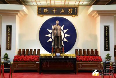 ▲軍情局忠烈堂就設立在軍情局內戴雨農先生紀念館2樓,供奉75座在國內外殉職情報人員的靈位,收錄4899位先烈事蹟於革命先烈紀念冊。(軍情局提供)中央社記者呂欣憓傳真 105年4月3日