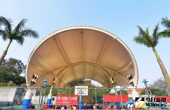 ▲薄膜天幕籃球場落成，民眾打球不用再怕下雨。（圖／桃園市政府提供。2017.03.03）