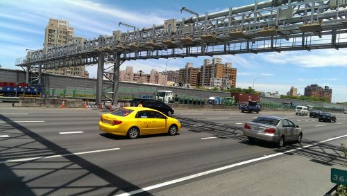 報帳效率大增9成!企業路邊停車費代繳 逾萬台公司車搶辦