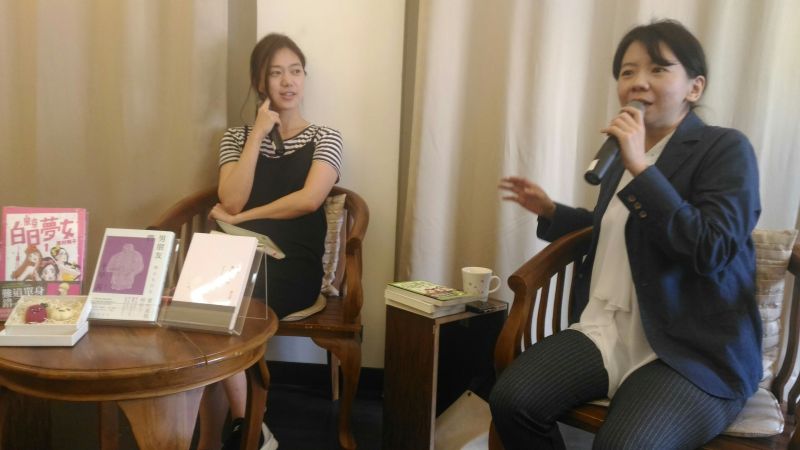 ▲鄧九雲與林依俐共同出席書會。（圖／徐偉珍攝影）