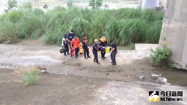 ▲男子拍夜景落橋下，半夜呼救無人應。（圖／社會中心翻攝）