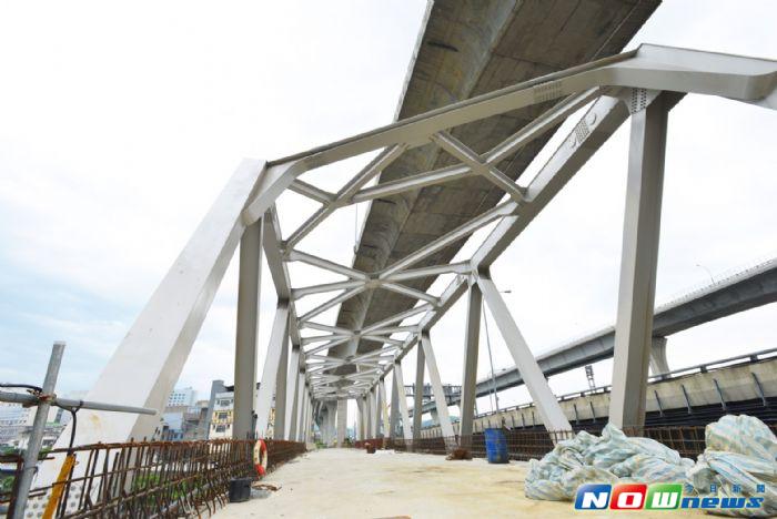 ▲國道1號49K+120~49K+670南下鄰接道路工程進行中，未來可連結國道一號南崁交流道及中正北路交流道。（圖／桃園市政府提供,2017.4.20）