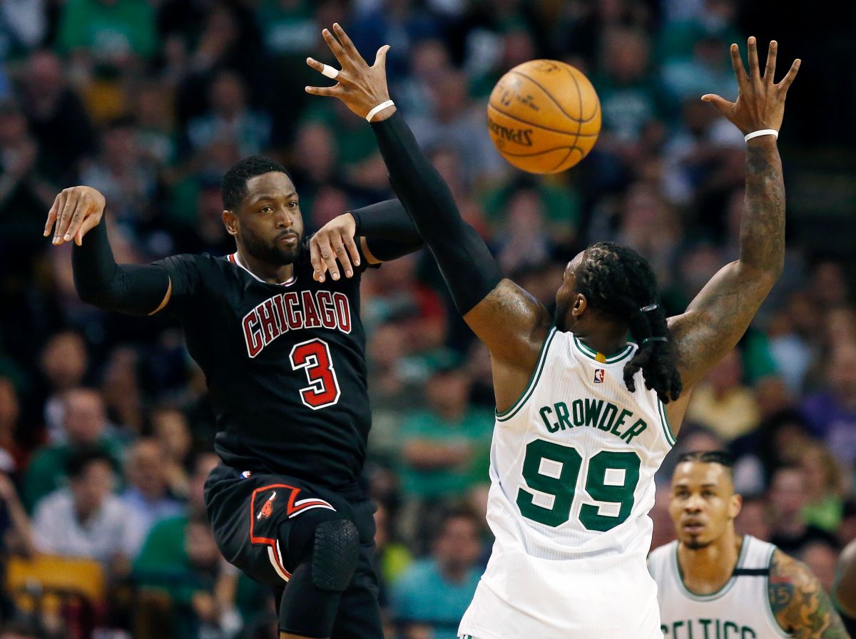 ▲韋德（圖左）相當讚賞巴特爾的表現，認為他就跟詹姆士一樣強。（圖／美聯社／達志影像）