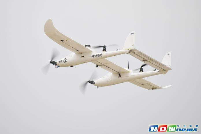 ▲2017臺灣無人飛機創意設計競賽，大葉大學電機工程學系師生研發的垂直起降固定翼無人機，勇奪創意組第一名。（圖／記者陳雅芳攝，2017.4.3）