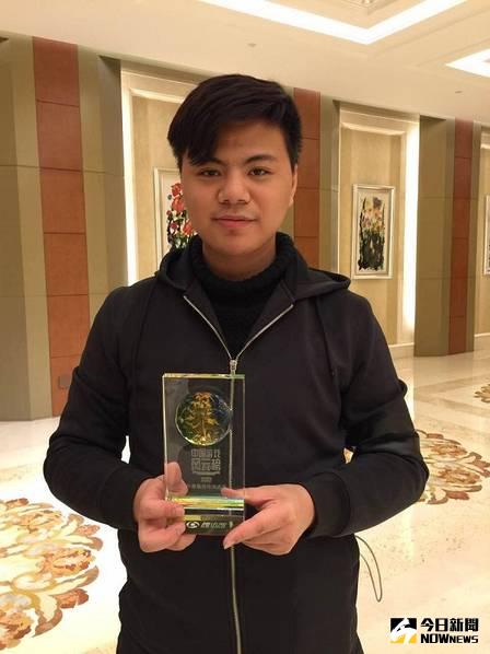 大陸格鬥遊戲第一人「曾卓君」。