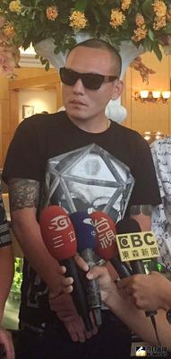 嘻哈團體玖壹壹成員春風（圖）被爆料撂小弟毆人，還向對方嗆聲他是混黑道。經紀公司6日通知媒體，春風下午將開記者會說明。（檔案照片）中央社  106年4月6日