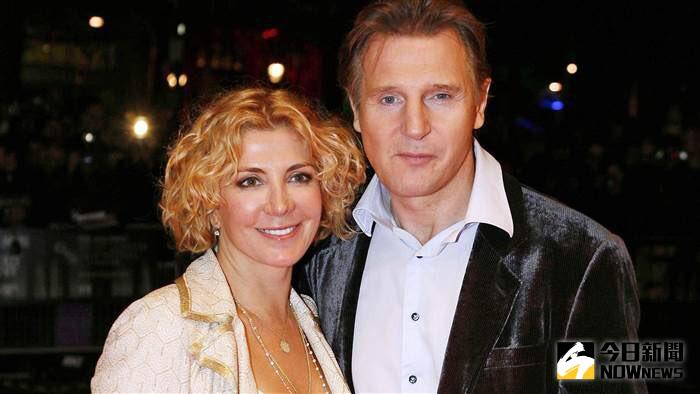 ▲連恩尼遜（右）八年前痛失愛妻娜塔莎李察遜。（圖／翻攝自Twitter，2017.04.02）