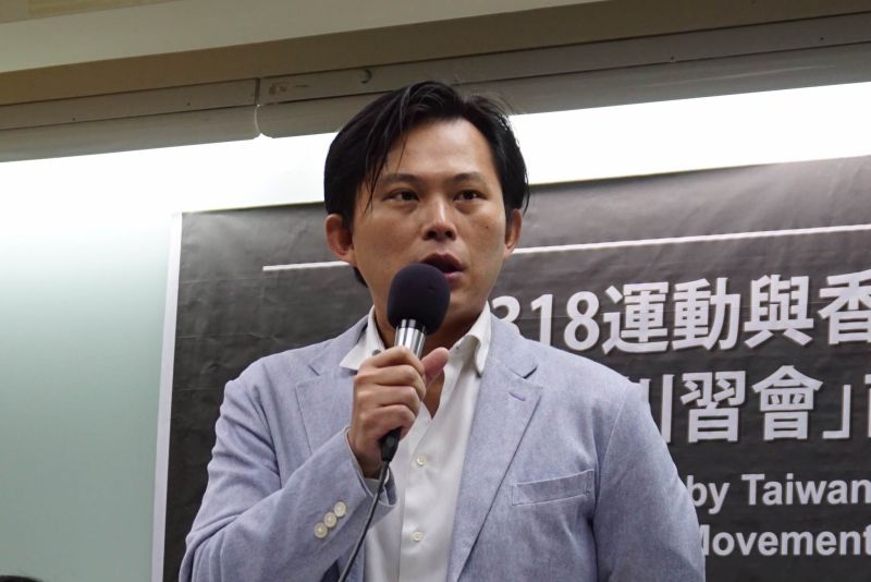 ▲傳出海基會未送藥物給李明哲，時代力量立委黃國昌2日怒批，「若真的是這樣，海基會還有什麼功能？」、「海基會廢掉算了！」（圖／時代力量提供）