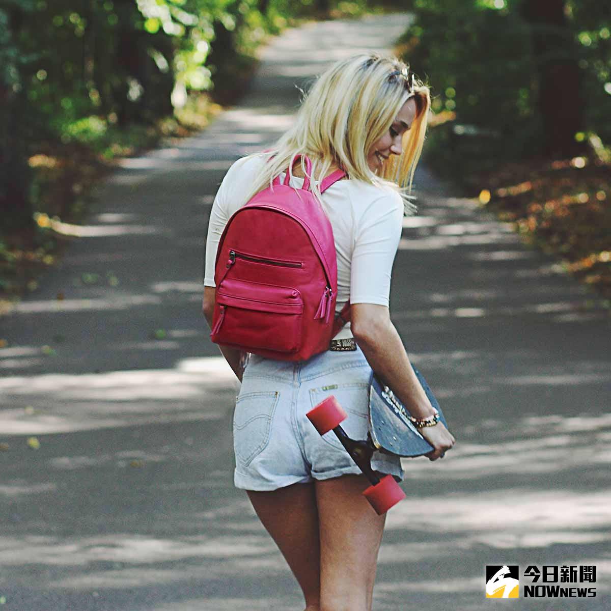 ▲巴黎當紅時尚包sabrina　旗艦店進駐大遠百。（圖／綺凡提供）