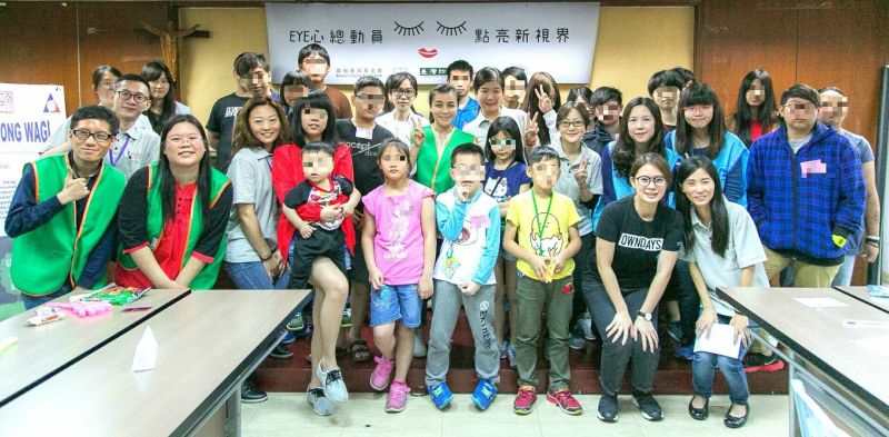 ▲微風慈善基金會，結合社福團體與快速配鏡廠商OWNDAYS，舉辦公益活動，提供免費視力篩檢、衛教講座及配鏡服務給有需求的學童。（圖／微風提供）