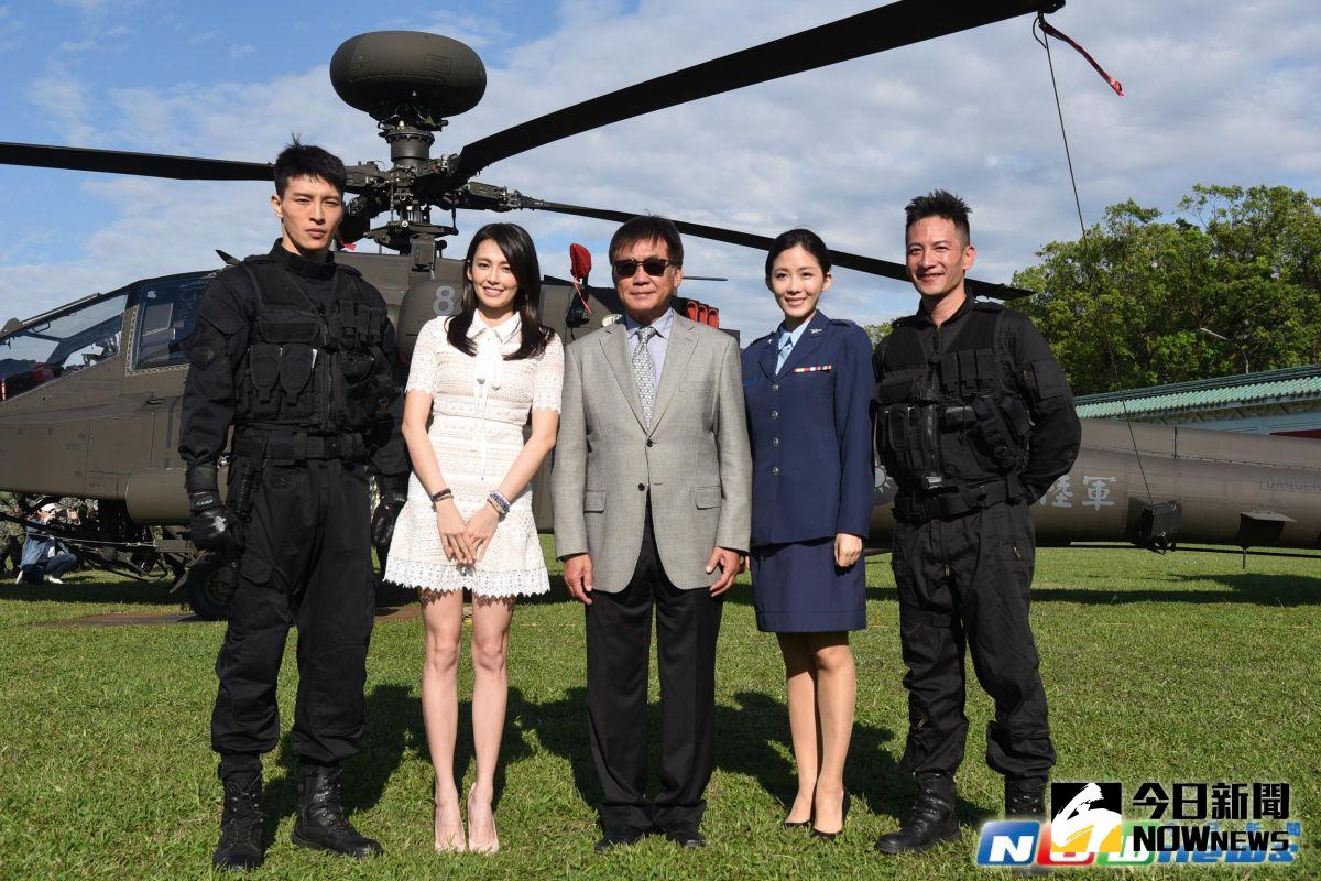 ▲  陳禕倫、袁艾菲、梁修身、安唯綾、高山峰出席國軍形象連續劇《最好的選擇》開鏡典禮。（圖／記者陳明安攝，2017.4.28）