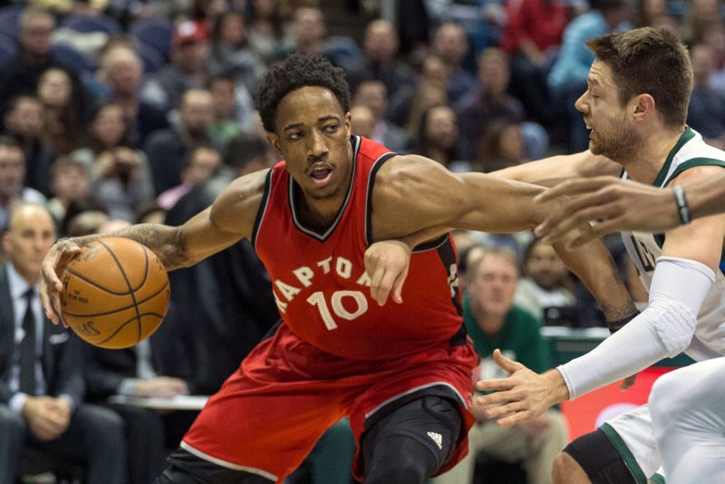 ▲迪羅展太過凶猛，公鹿難逃成暴龍祭品。（圖／美聯社／達志影像）