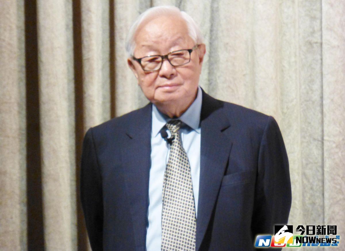 ▲針對今年第1季財測，台積電預期第1季合併營收將介於新台幣2360億元到2390億元，季減約8.86%至10%，較市場預估的5%還要高。（圖／記者許家禎攝，2017.1.12）