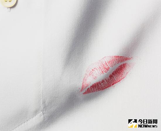 女人真正在乎你的3種表現。