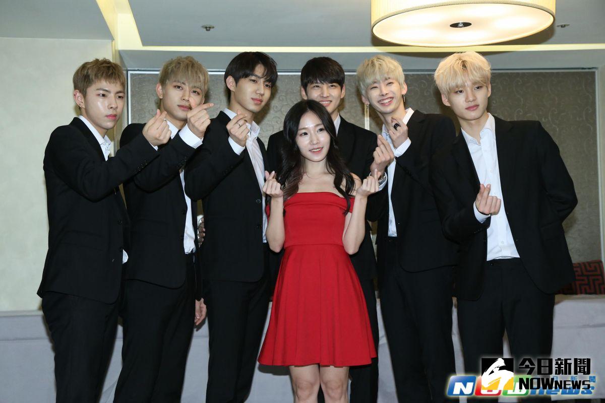 ▲「花兒」林佳音（中）出席韓國男團HALO【HALO Hello粉絲派對】記者會。（圖／記者葉政勳攝，2017.4.22）