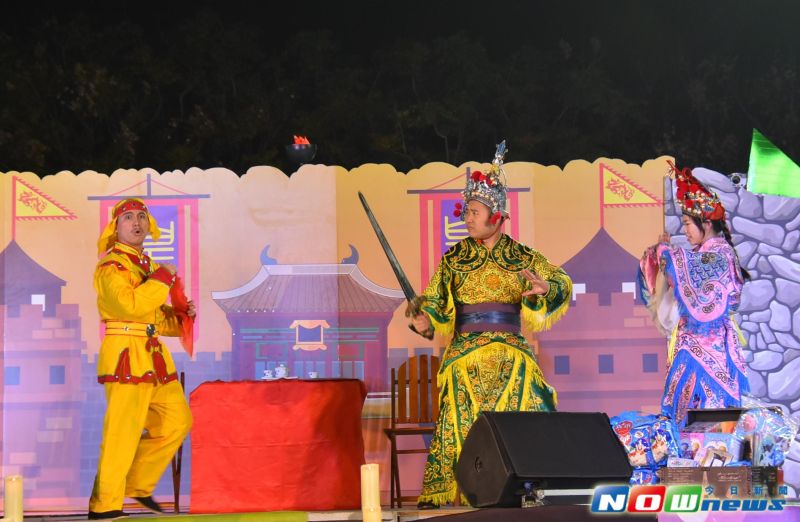 ▲邀請海波兒童劇團策劃劇碼「花木蘭」演出，讓大小朋友樂在其中。（圖／記者陳雅芳攝，2017.4.1）