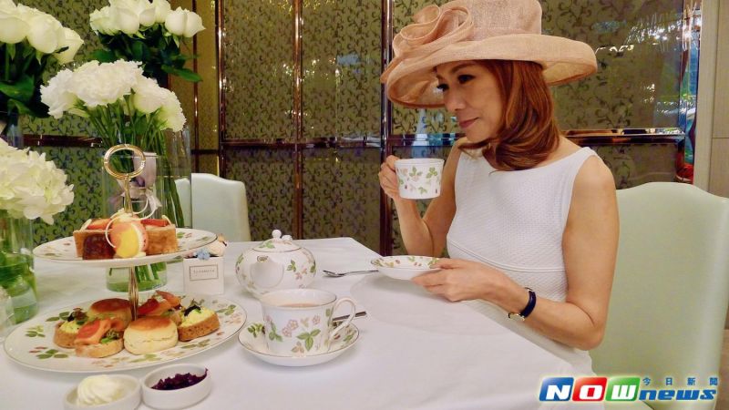 ▲下午茶達人Jennifer教大家如何將下午茶吃得優雅。（圖／記者陳致宇攝）