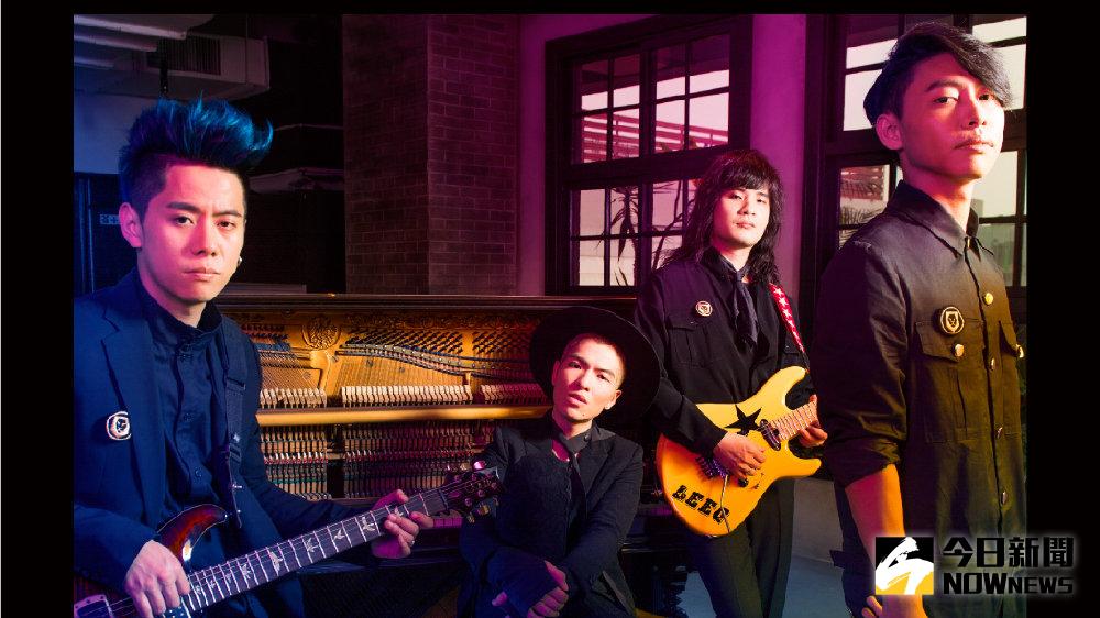 ▲蕭敬騰以獅子合唱團（Lion）名義，發行了首張同名專輯，終於實現了他的搖滾夢。（圖／翻攝自華納北京微博，2017.04.24）