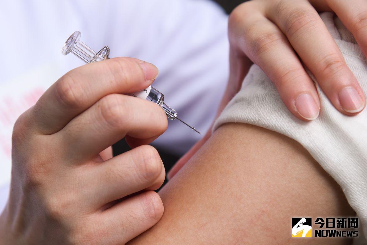 ▲醫師指出「抹片檢查」與「疫苗接種」都是預防子宮頸癌重要且有效的方法。示意圖。（圖／NOWnews資料照）