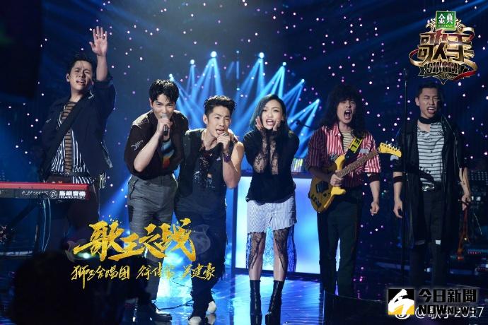 ▲獅子合唱團「擴編」為6人，力拼《歌手》最終冠軍戰。（圖／翻攝自新浪，2017.04.16）