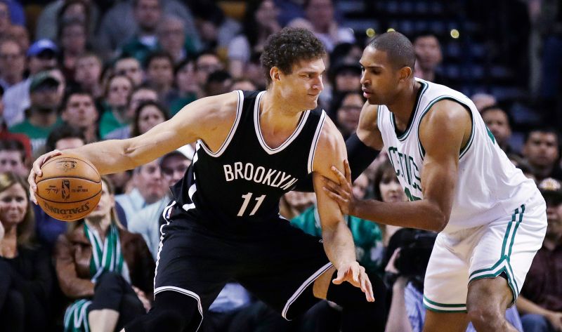 ▲2008-2012年的籃網隊，即便擁有明星中鋒洛佩茲（Brook Lopez），卻曾創下單季僅12勝的難堪紀錄，直到搬遷至布魯克林並透過交易換來老將賈奈特（Kevin Garnett）等人，才結束了這段慘澹時期。（圖／美聯社／達志影像）