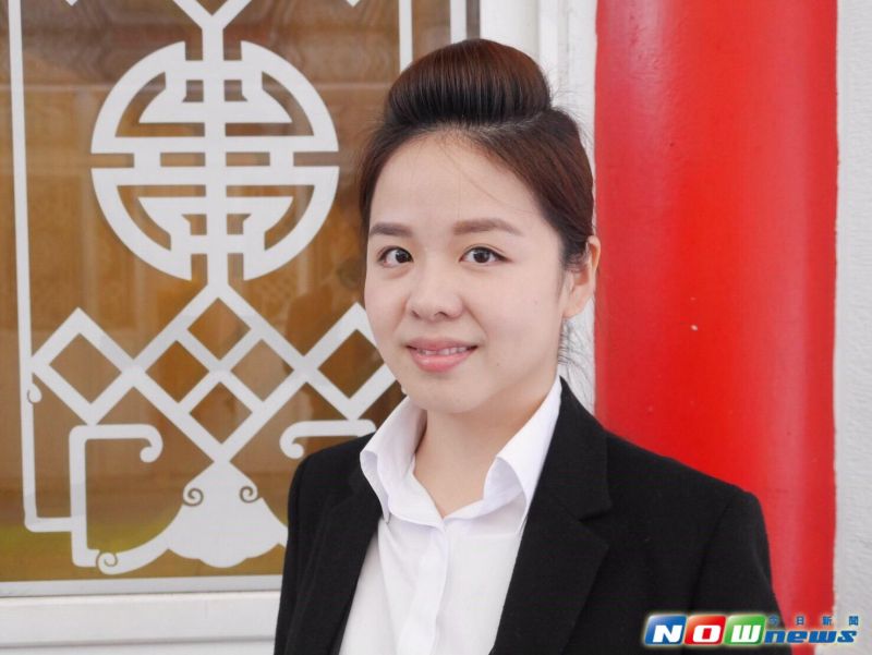 ▲28歲的高上晴，家族3代從事殯葬業超過60年，從小就接觸接體、洗身、穿衣、化妝、入殮的工作。（圖／新北市殯葬處提供，2017.4.26）