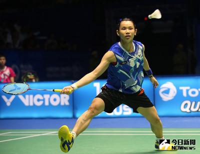台灣羽球女將戴資穎（圖）8日以20比22、21比13、21比12逆轉擊敗韓國女將成池鉉，成功闖進馬來西亞公開賽女單決賽。（badminton photo提供）中央社記者李晉緯傳真　106年4月8日