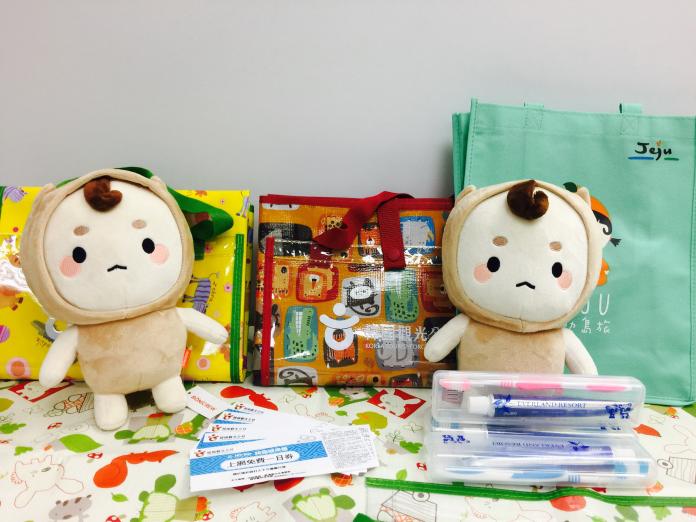 ▲韓國觀光公社首度參加台中旅展，現場購買旅遊商品加碼送贈品。（圖／韓國觀光公社）