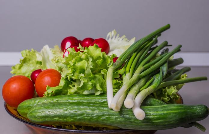 ▲預防大腸癌最好的方法就是多吃蔬菜水果。（圖／取自Pixabay）