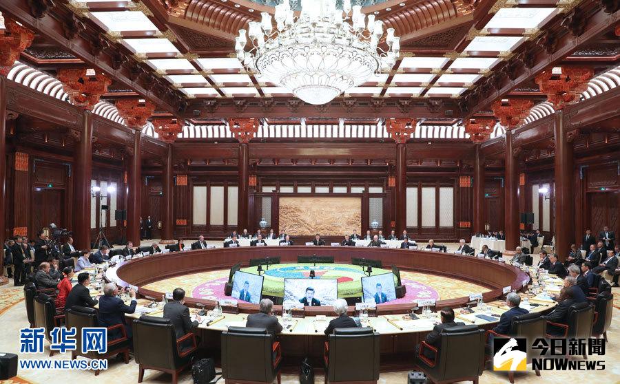 5月15日，「一帶一路」國際合作高峰論壇在北京雁棲湖國際會議中心舉行圓桌峰會，國家主席習近平主持會議並致辭。