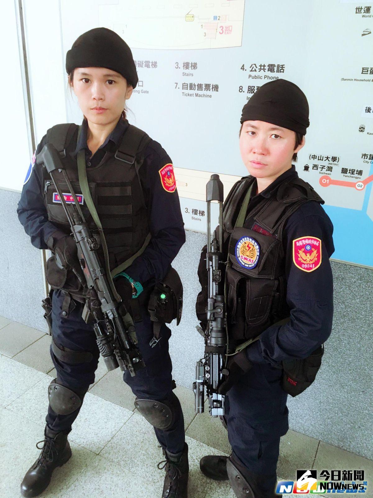 ▲確保2017生態交通全球盛典安全，高市警消環保衛生捷運公司維安防恐實境演練，高市警局女特警也下場參演。（圖／記者宋德威攝，2017.5.10）