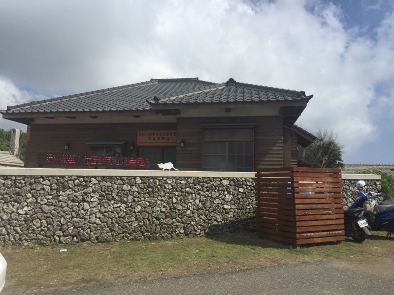 ▲篤行十村入口處標誌不明，縣府若能於此處設置橫幅大型標誌有加分效果。（圖／記者鄧至傑攝2017 05 22）