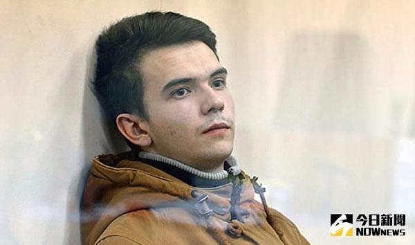 菲利普·布德金（Philip Budeikin）透過「藍鯨死亡遊戲」，煽動16名少女自殺而被捕入獄。