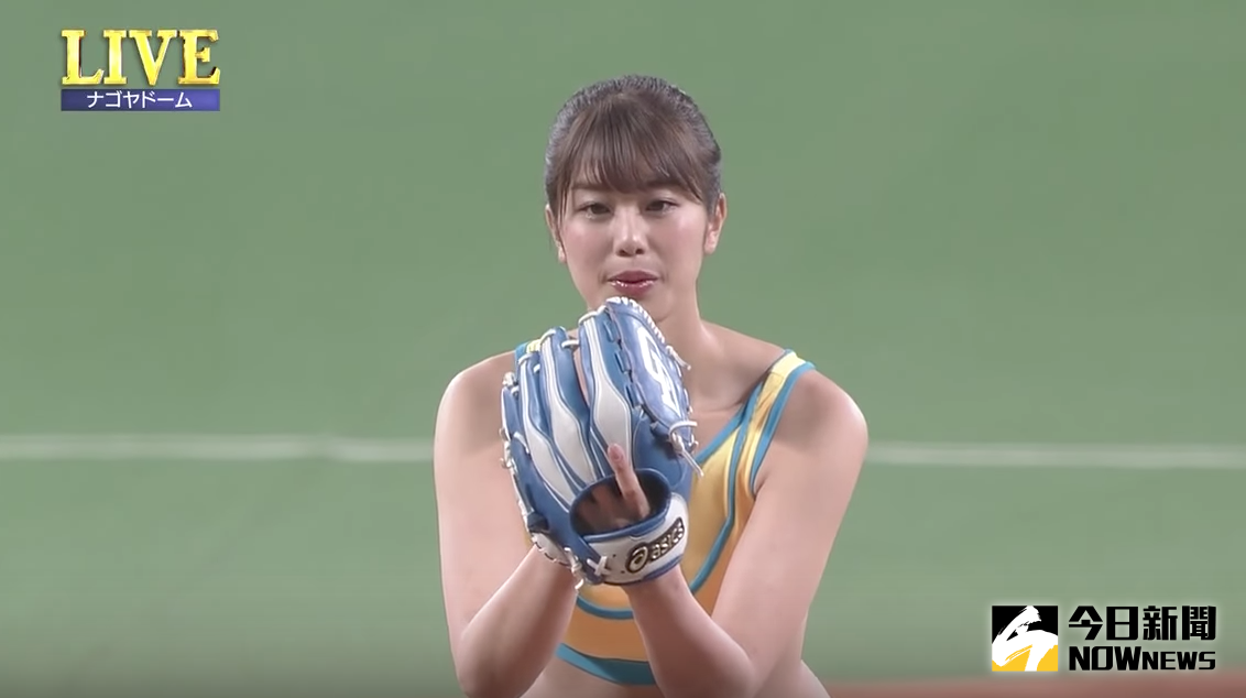 稻村亞美開球。（圖／翻攝自網路）