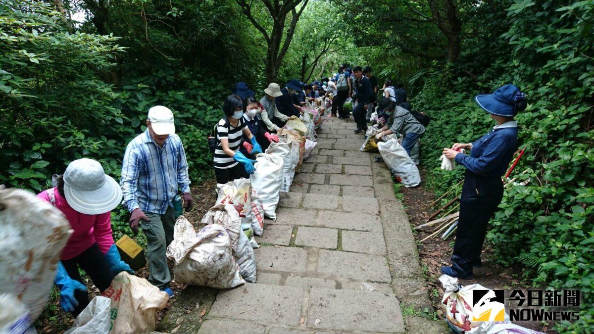 ▲淨山淨心清淨觀音山　慈濟動員清出2500包垃圾。（圖／慈濟基金會提供）