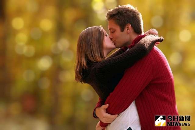 ▲你是哪一種？12星座吻功差很大。（圖／翻攝自weheartit）