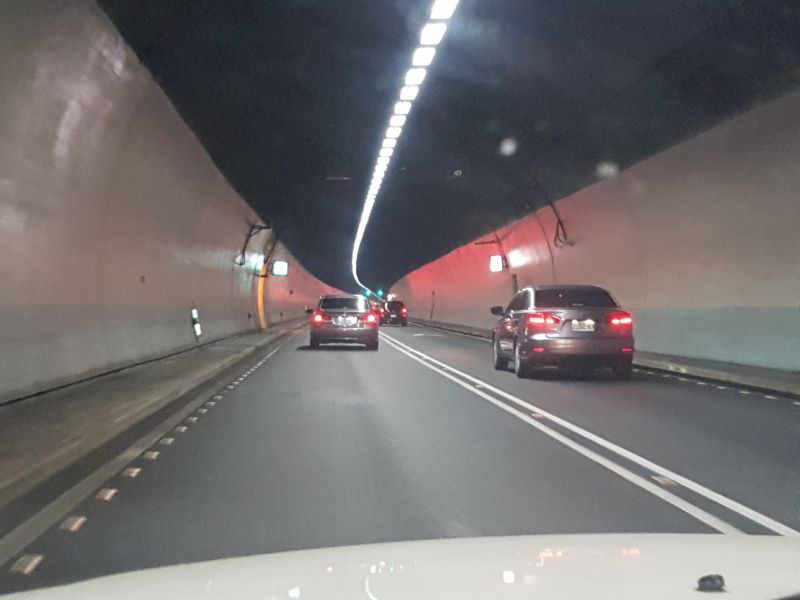 ▲網路瘋傳本月20日起，超速、闖紅燈等違規加重罰則並縮減國道超速寬容值，交通部澄清是網路謠傳。（圖／記者林縉明攝影）