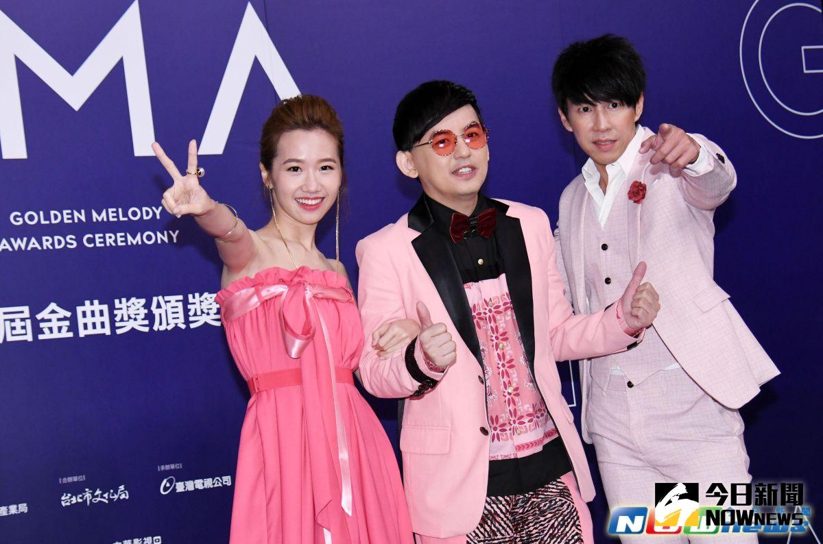 ▲第28屆金曲獎頒獎典禮主持人黃子佼（中）及星光大道主持人Dennis (區耕祥)（右）、Lulu（黃路梓茵）（左）。（圖／記者林調遜攝，2017.5.31）