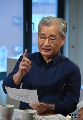 前行政院長毛治國12日在網路直播記者會，針對前瞻計畫開講，毛治國指計畫金額巨大，影響國家預算不只八年，應該是10至12年。中央社記者王飛華攝 106年5月12日