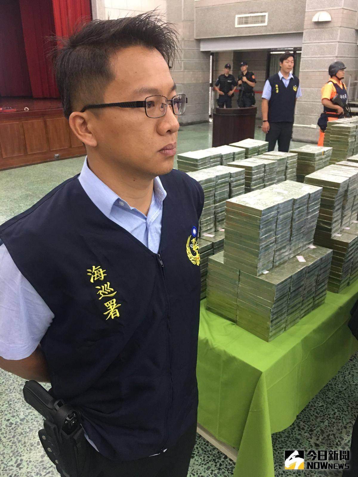 ▲高雄地檢署指揮海巡第二機動查緝隊，在烏坵東南約12.5浬海域，登船查獲一艘東港籍的漁船涉嫌走私運輸第一級毒品海洛因1800塊，初估總毛重約693公斤，市值近百億元。（圖／翻攝自網路）