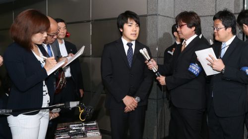 當在躲推銷？小室圭無視「記者7問」 態度丕變遭議論 | 國際要聞 | 全球 | NOWnews今日新聞