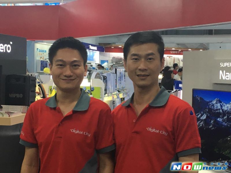 ▲全國電子總經理林政勳（左）、發言人林政儒（右）出席首間Digital City開幕記者會。（圖／記者彭夢竺攝，2017.5.26）