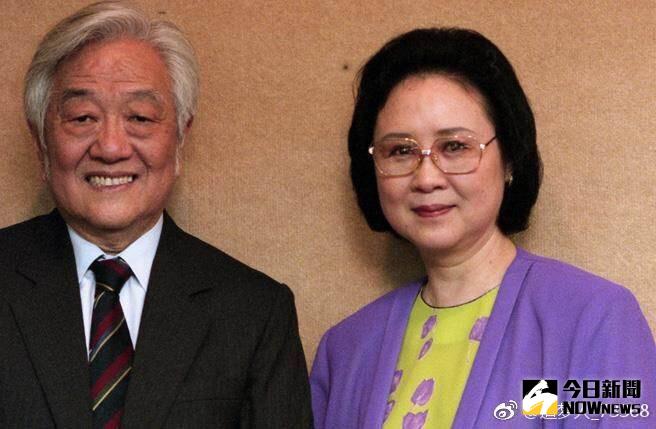 ▲對於瓊瑤（左）在臉書發文，平鑫濤兒子出面澄清時一度哽咽到說不出話。（圖／翻攝自微博，2017.05.02）