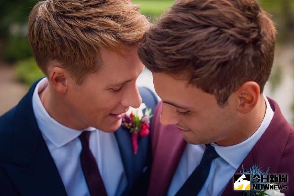 ▲金獎編劇達斯汀蘭斯布雷克（Dustin Lance Black），和英國跳水金童湯姆戴利（Tom Daley）甜蜜結婚。（圖／Tomdaley、Dlanceblack IG）