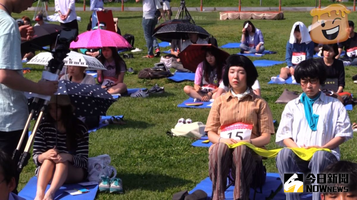 ▲參賽者各個眼神迷濛。（圖／翻攝自Youtube）