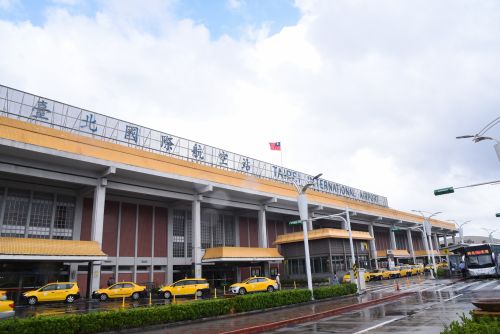 ChatGPT幫規劃鬧烏龍！日女想來台灣抵「松山機場」　下機傻眼了
