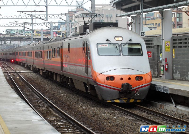 ▲台鐵端午節車票今天開賣，長途自強號座位秒殺被訂光，僅剩零星短途自強號及莒光號部分時段有座位。（圖／NOWnews資料照）