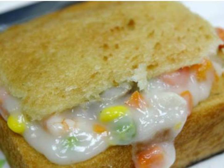 ▲棺材板讓她念念不忘，南部網友卻說不愛吃。（圖／翻攝自網路）