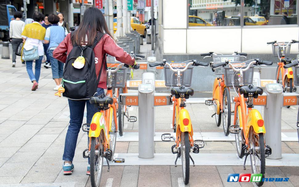 ▲台北市議員王鴻薇接獲民眾陳情，台北市15處YouBike新設站只有車柱沒有車，有些站點設置至今半年仍未啟用，王鴻薇痛批北市府辦事料率差，要求盡速完成送電工程開放民眾使用。（圖／NOWnews資料照）